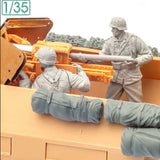 1/35 WWII Tank Ammo Loading Crew 2 Resin Soldier Figures Model Kit Unpainted Model