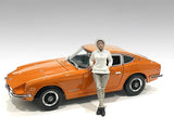 "CAR MEET 2" FIGURINE I FOR 1/24 SCALE MODELS BY AMERICAN DIORAMA 76389 Model