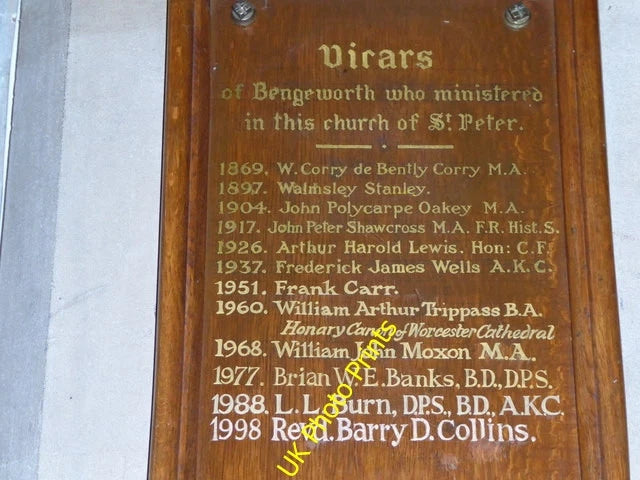 Photo 6x4 St Peter, Bengeworth: incumbency board Evesham  c2016 Model