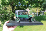 Motor City Classics 1915 Ford Model T Green & Black 1/18 Scale Diecast - NEW Model