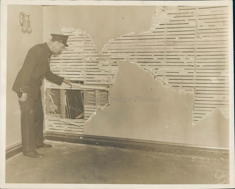1926 Explosion Wall Inside Boards Destruction People Vintage Image Photo Model