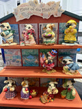 Enesco Mary¡¯s Moo Moos Moos of the Month 10 Figurines w/ Display House 1996 Model