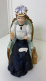 1982 Avon Mrs Albee Award President's Club Porcelain Figurine 7" Vintage Model