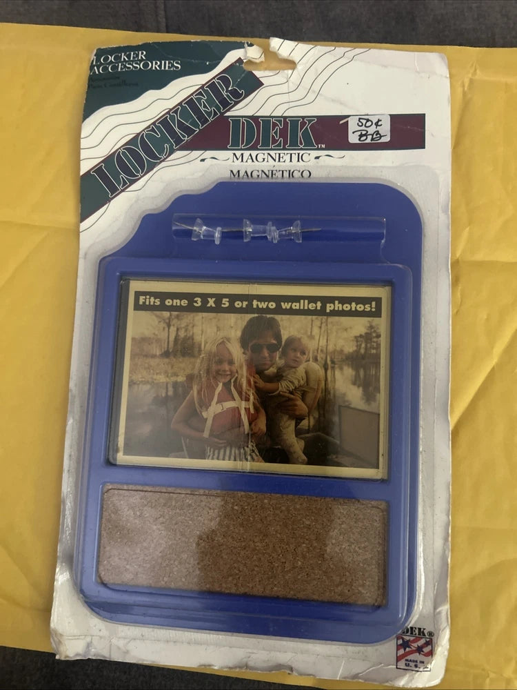 Vintage 80's / 90's Magnetic Refridgerator Cork / Message Board Picture Frame Model