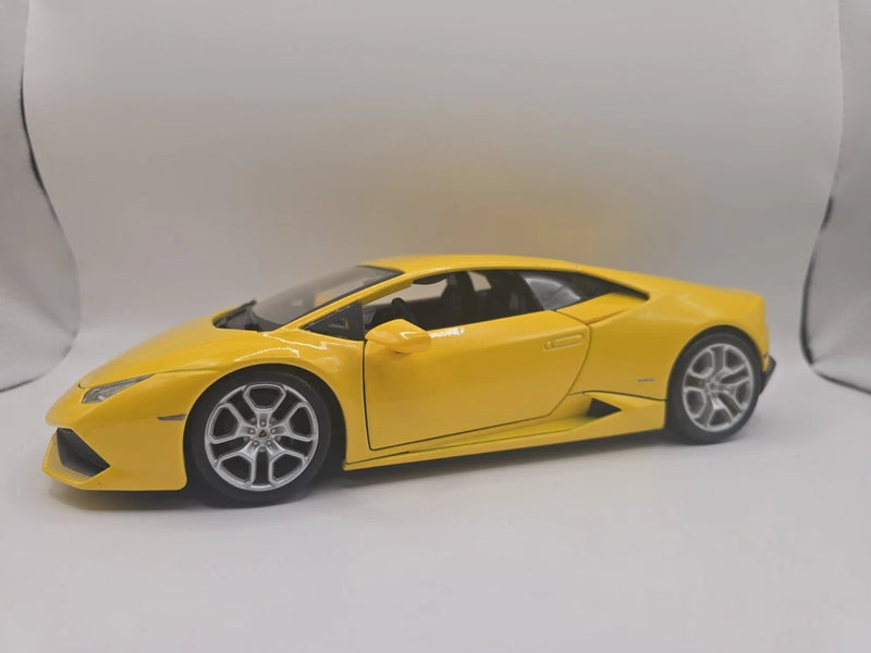 Bburago 2014 Lamborghini Huracan LP 610-4 Diecast Model Car YELLOW 1:18 Scale Model