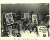 1979 Press Photo Jefferson Parish School Board on strike - nob42606 Model
