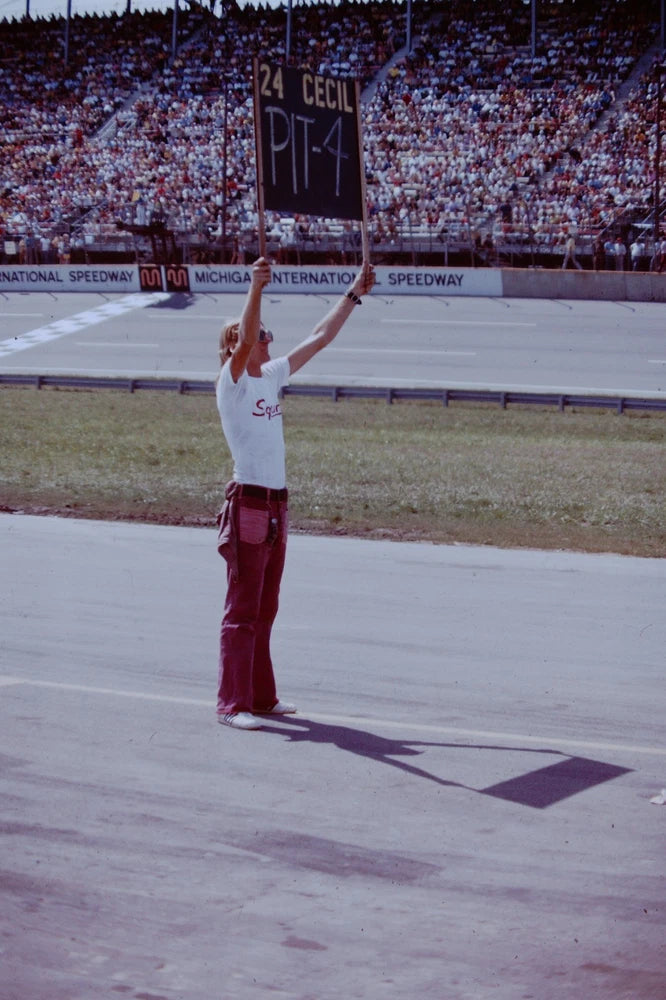 35 mm Slide of Pit Board Sign-Holder For #24 Cecil "Flash" Gordon Model