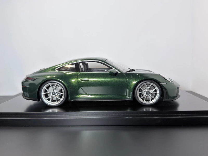 Porsche 911 GT3 Touring 992.2 1:18 Oak Green Model Limited Model