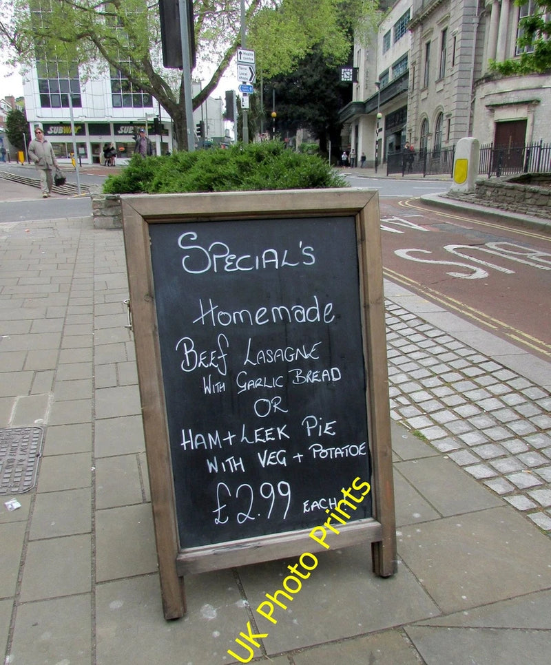 Photo 6x4 Board at Castle Circus, Torquay That wretched apostrophe turns  c2016 Model