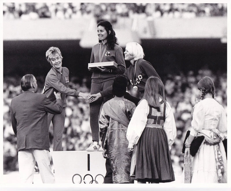 1980s Reprint Photo Athletics Lillian Board Colette Besson 400m Olympics 1968 d Model