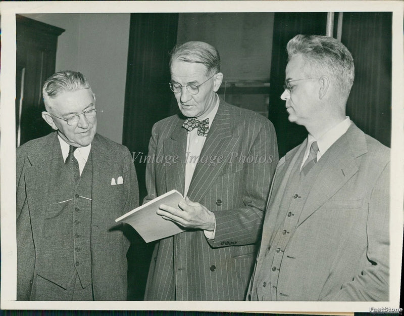 1945 J O Hubbard Tx Conciliation Board Met W I Union Strikes Vintage Photo 6x8 Model