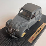 Maisto Special Edition 1/18 Scale Model Car - 1952 Citroen 2CV Model