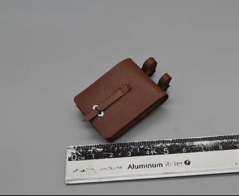 Alert Line AL100039 1/6 WWII Cavalry Officer-  File Bag Model Model