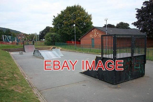 PHOTO  SKATE-BOARD RAMPS VICTORIA PARK MALVERN LINK ERECTED AFTER MUCH CAMPAIGNI Model