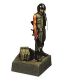1/35 Scale Modern Tank Crew Mechanic Figure Resin Model Kit Soldier with Helmet Model