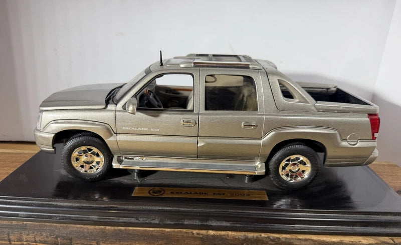 1/18 Anson 2002 Cadillac Escalade EXT Toy Model Truck Silver Model