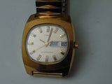 Vintage Timex Men's Mechanical Wind-up Watch Gold Tone Stretch Band - Runs Great Model