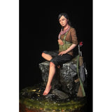 1/35 Resin Figure Model Kit Sitting Female Militia Unassembled Unpainted Model