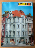 Y20 - HO Scale Faller - Town Corner House Goethestrasse 63 Kit #130906 Model