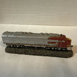 Vintage Santa Fe Super Chief E8 Locomotive Figurine Train Display Collectible Model