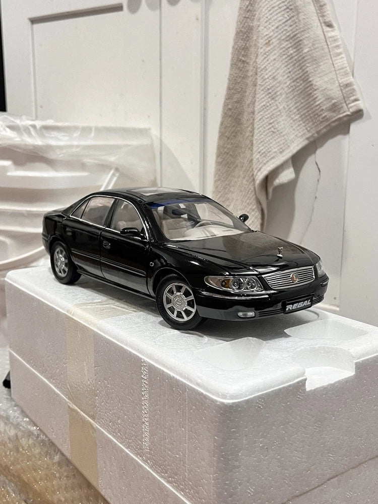 1:18 Scale General Motors Buick Regal Century Black Diecast Model Car Model