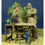 1/35 BEF Officer & Dispatch Rider WW2 2 Figures 35095 unpainted unassembled Model