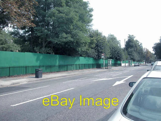 Photo 6x4 Green Screening Kingston Upon Thames The boarding in Kingston R c2005 Model