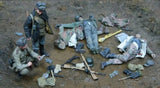 1/35 Scale WWII Diorama Scene with Soldiers and Casualties Figures Unassembled Model