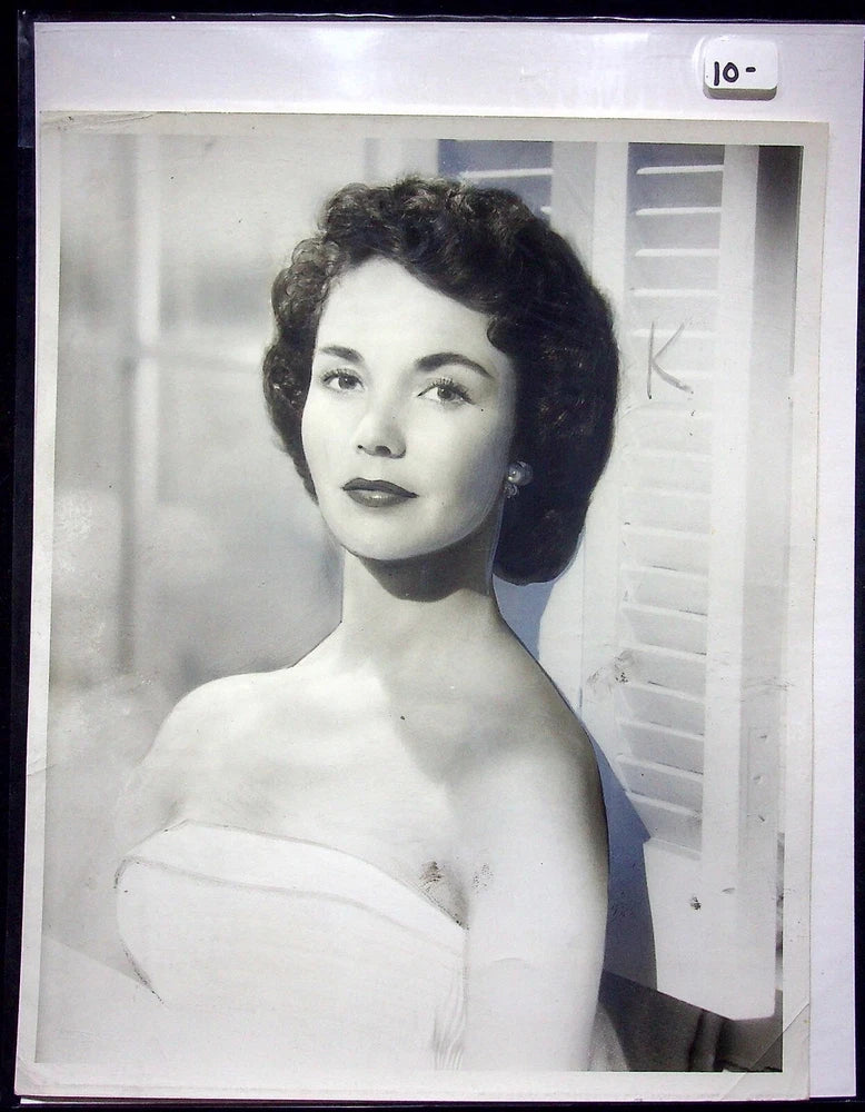 Vintage Jennifer Jones Hollywood Actress B&W Photograph - Back board 8x11 Model
