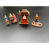 Hawthorne Village 2007 Figurine Set Ticket Booth Dog Walker 14-00038-009 Model