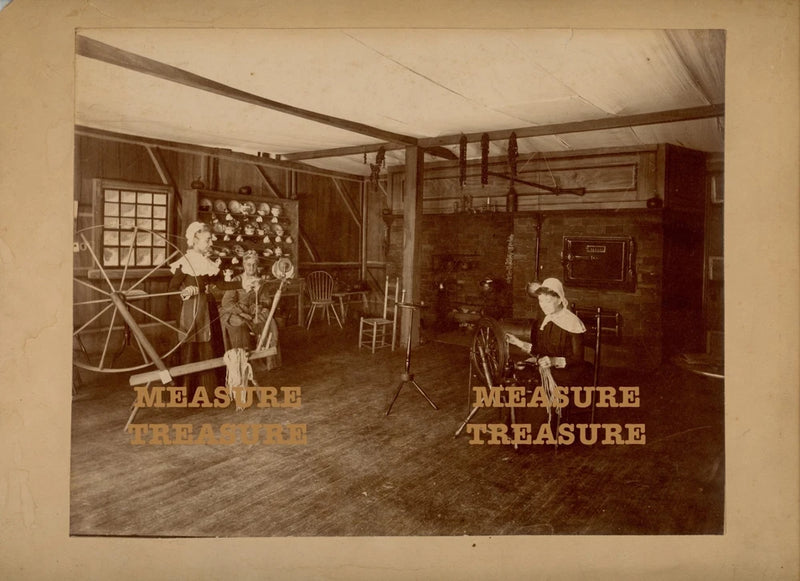 C.1900 BOSTON, MA LADIES SPINNING WHEEL THREAD YARN EDW SMITH PHOTO ON BOARD F35 Model