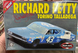 Polar Lights 6606 Richard Petty Torino Talladega #43 Model Car Kit 1/25 McM fs Model