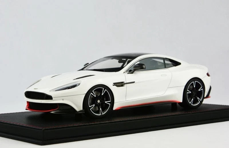 Frontiart AvanStyle 1:18 Aston Martin Vanquish S White AS018-02 Resin Model Car Model