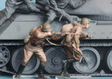 1/35 Resin Figure Assembled Model Military Motorised Infantry 2 Figures Model