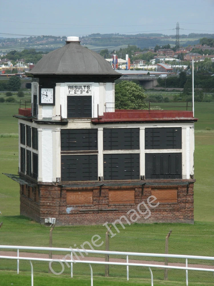 Photo 6x4 Winners and riders board at Pontefract races The winners and ri c2011 Model