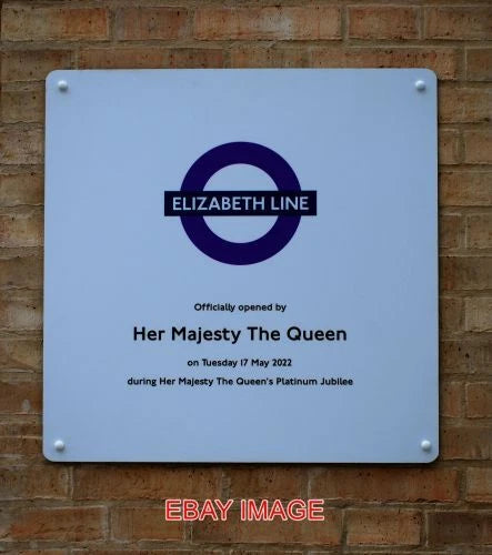 PHOTO  ELIZABETH LINE OFFICALLY OPEN BOARD Model