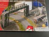 OIL/GAS PIPING UNDERPASS/ELEVATED OVERHEAD - HO Scale PLASTIC KIT 130487 - NEW Model
