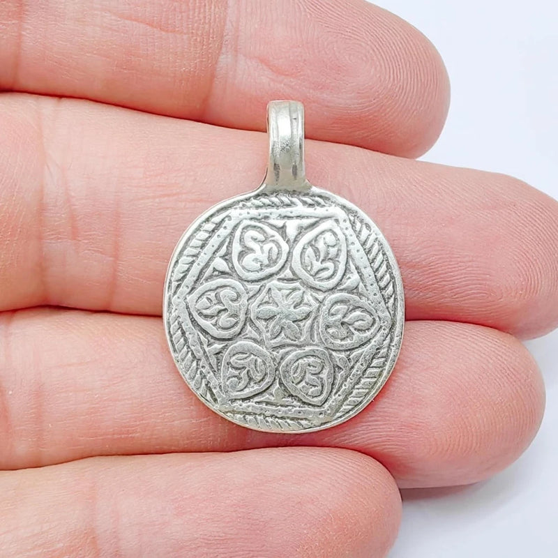 Round Charms, Antique Pattern Pendant Earring Charms 30x22mm G37530 Charms