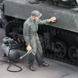 Royal Model 1/48 US Mechanic Workshop Worker in Coveralls w/Spray Gun WWII 1111 Model
