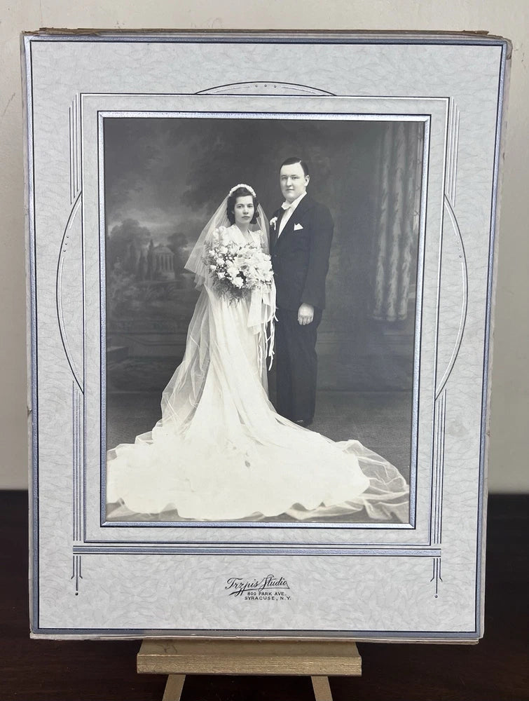 VTG 1920¡¯s 1930¡¯s Wedding Photo Husband Wife Cardboard Frame Syracuse NY 14¡± Model