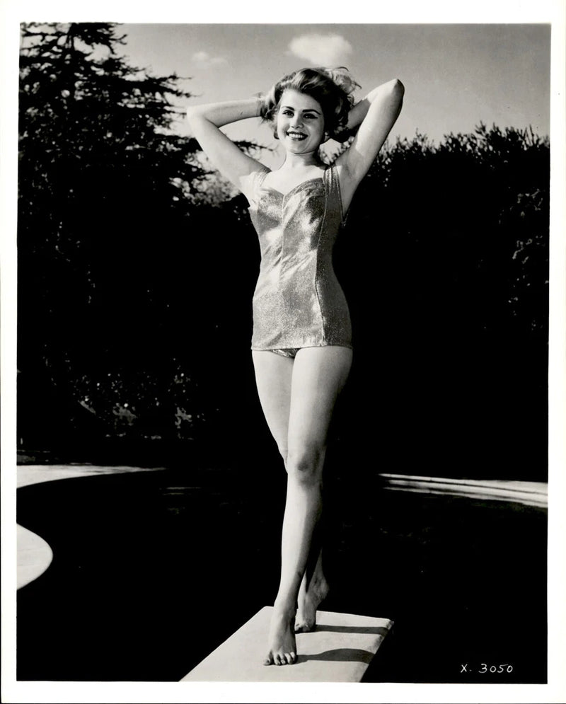 GA262 Approx 1950s Orig K&F Photo LEGGY SWIMSUIT MODEL TIP TOES ON DIVING BOARD Model
