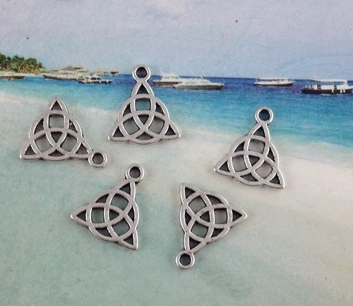 60PCS Antiqued Silver Triangle Knot charms FC16269 Charms