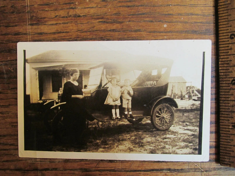 Vintage Ephemera Original Old Photo Woman Car Children on Running Board Model