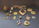Mixed Lot Fashion Jewelry 16pc Charms Pendants Gold Silver Multicolor Untested Charms