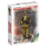 ICM 16013 Plastic model figures kit Scale 1:16 Assault engineer-sapper WW2 Model