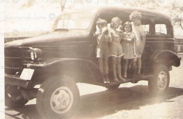Vintage Photo 1940s Children Standing on Running Board Old Car Snapshot Model