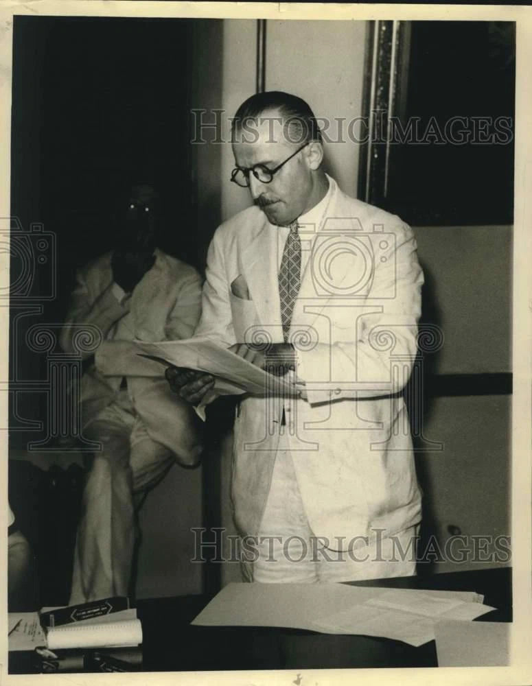 1940 Press Photo Colonel Bennett Molter Speaks for ROTC at School Board Meeting Model