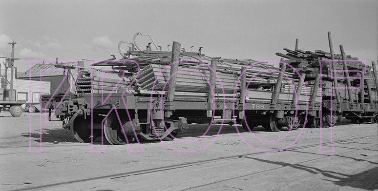 White Pass & Yukon (WPYR) Flatcar 799 with Wooden Post Side Boards - 8x10 Photo Model