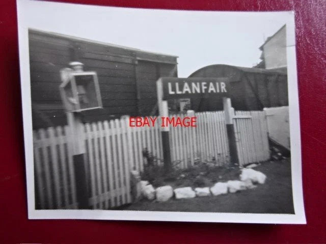 PHOTO  LLANFAIR  RAILWAY STATION RUNNING IN BOARD Model