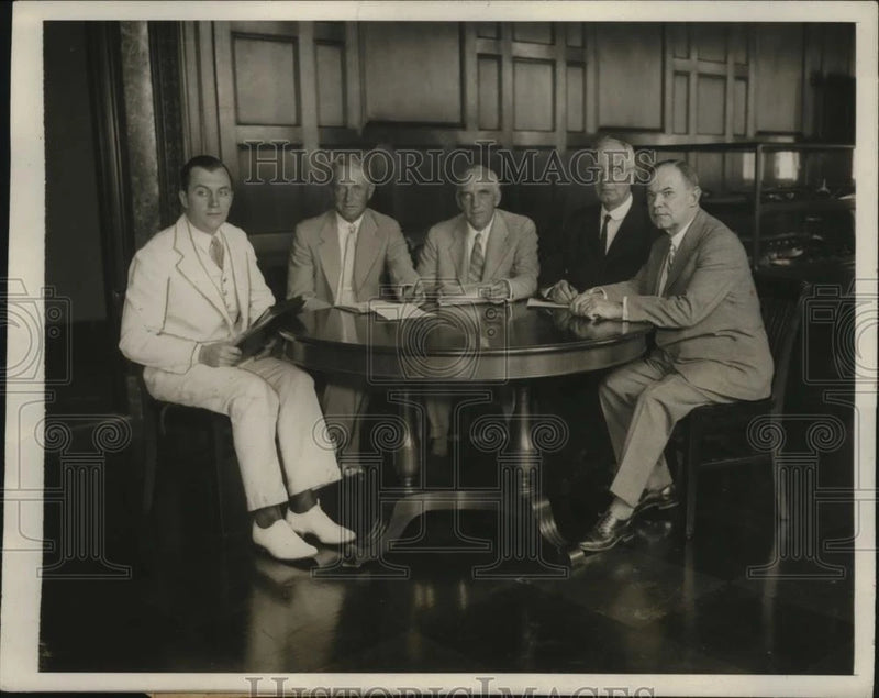 1932 Press Photo Home Loan Bank Board Directors Meet in Washington DC Model